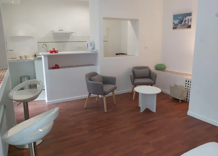 La Berceau De Bernadette - Bernadette's Cradle - Near Bernadette'house 3*