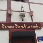 La Résidence Berceau De Bernadette 3*