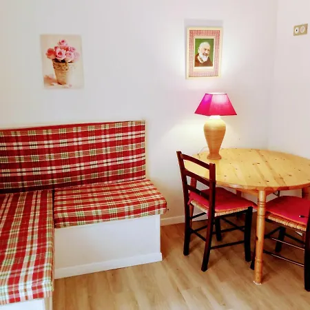 Au Berceau De Bernadette Bed & Breakfast 2*