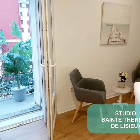 Au Berceau De Bernadette Bed & Breakfast 2*