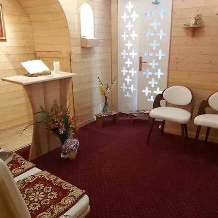 Au Berceau De Bernadette Bed & Breakfast 2*