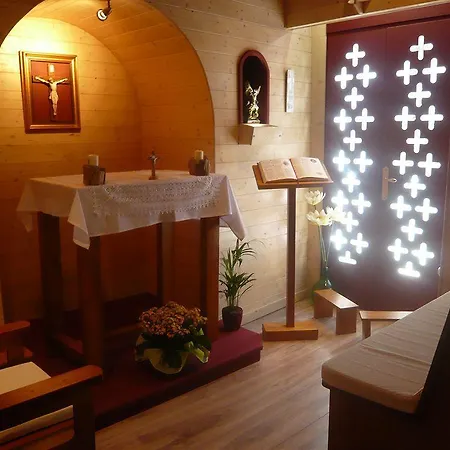 Au Berceau De Bernadette Lourdes