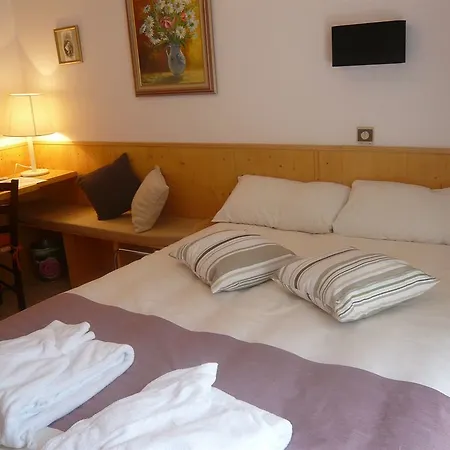 Au Berceau De Bernadette 2* Lourdes