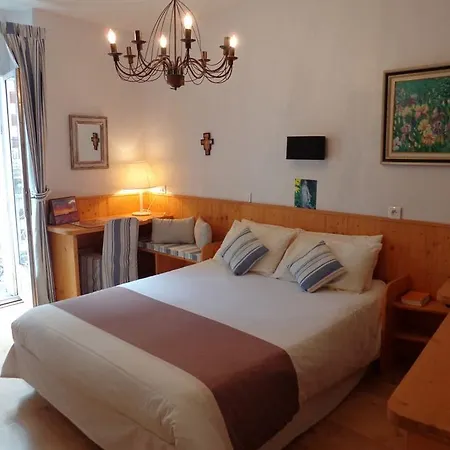 Bed & Breakfast Au Berceau De Bernadette 2*