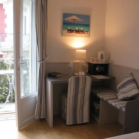Au Berceau De Bernadette Bed & Breakfast