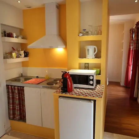 Au Berceau De Bernadette Bed & Breakfast 2*