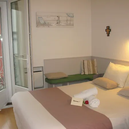 Au Berceau De Bernadette Bed & Breakfast Lourdes
