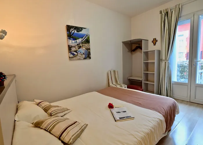 La Berceau De Bernadette - Bernadette's Cradle - Near Bernadette'house 住宿加早餐酒店 3*