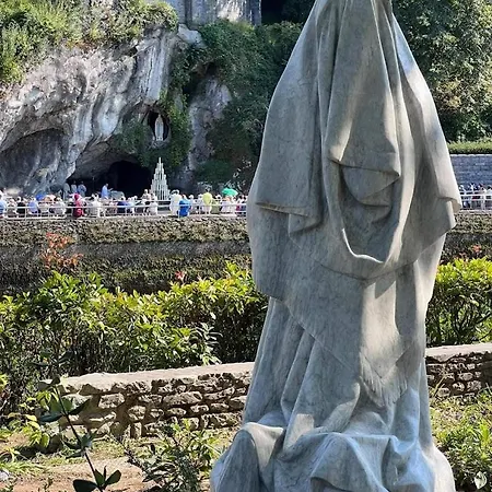 فندق مبيت وإفطار La Berceau De Bernadette - Bernadette's Cradle - Near Bernadette'house 3*