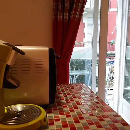 La Berceau De Bernadette - Bernadette's Cradle - Near Bernadette'house فندق مبيت وإفطار 3*