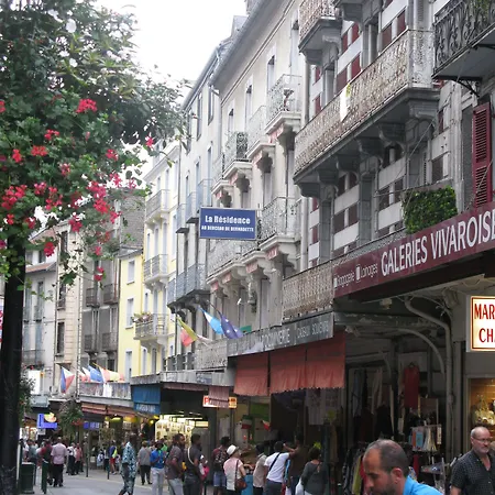 La Berceau De Bernadette - Bernadette's Cradle - Near Bernadette'house فندق مبيت وإفطار
