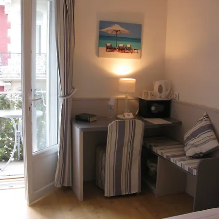 La Berceau De Bernadette - Bernadette's Cradle - Near Bernadette'house 住宿加早餐酒店 卢德