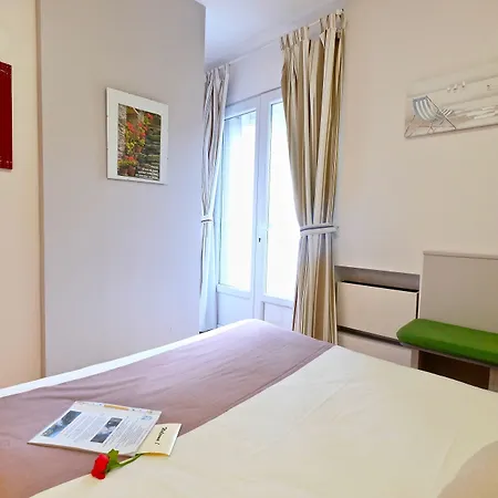 La Berceau De Bernadette - Bernadette's Cradle - Near Bernadette'house 住宿加早餐酒店 3*